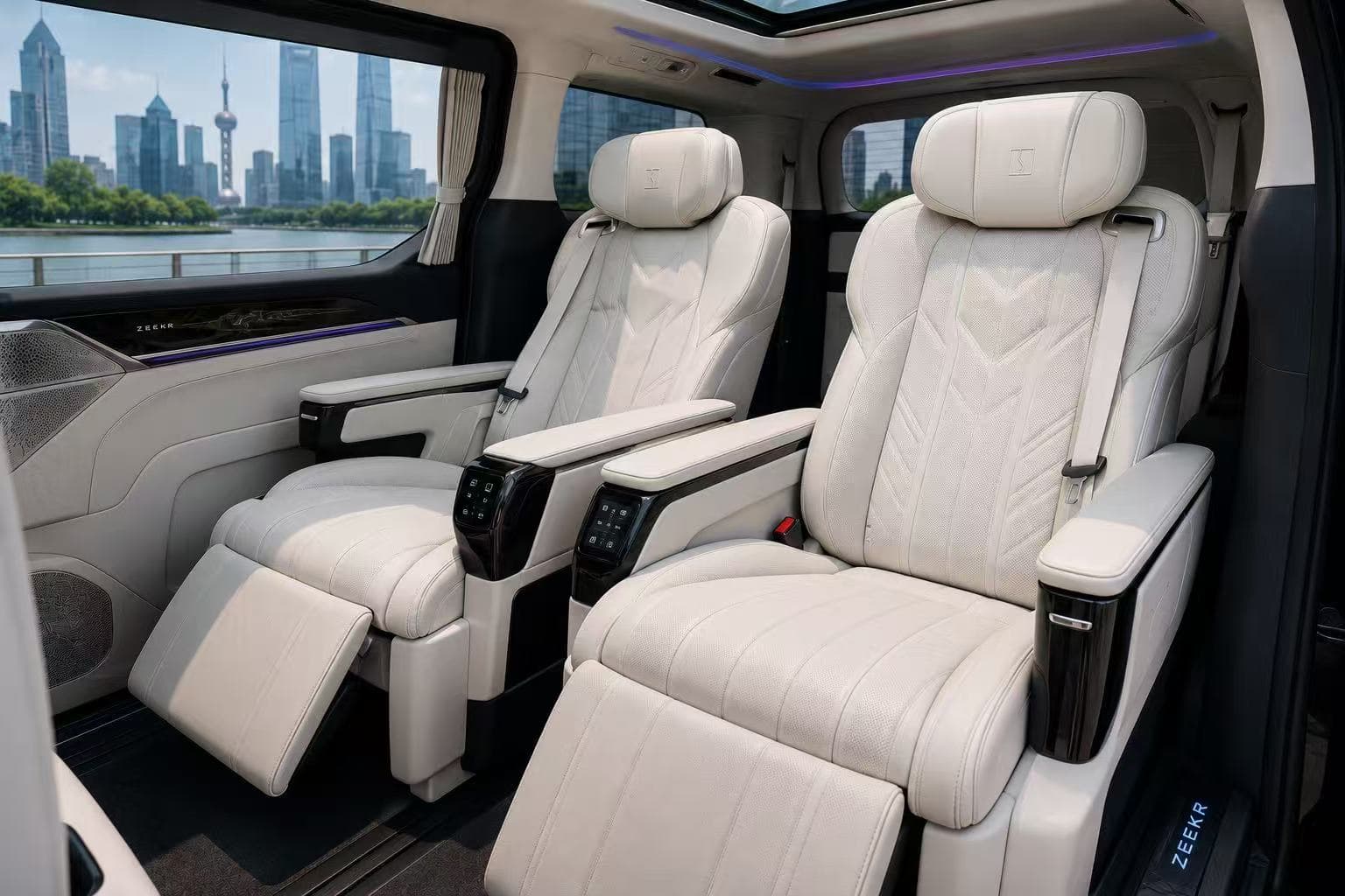 ZEEKR 009 cockpit and front cabin
