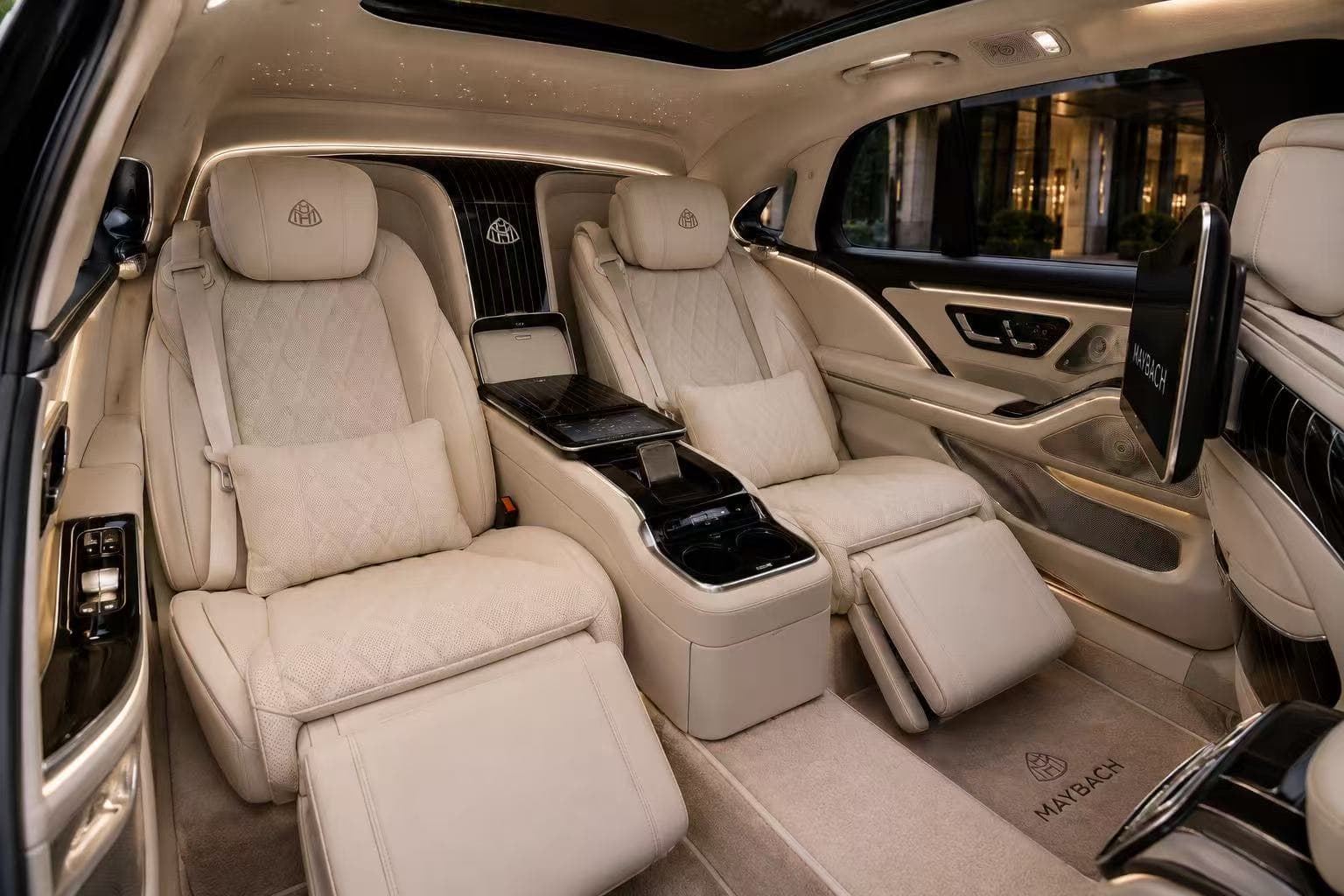 Mercedes-Maybach S480 cockpit and front cabin